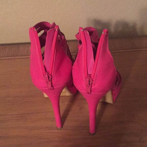 Pink heels - Picture 4 of 5